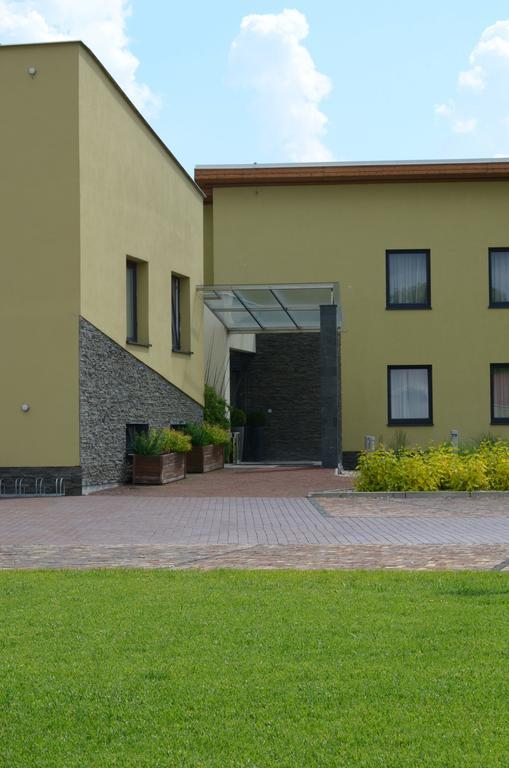 Hotel Predium Vráble Exterior foto