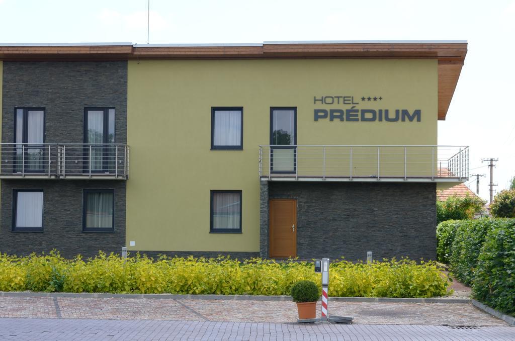 Hotel Predium Vráble Exterior foto