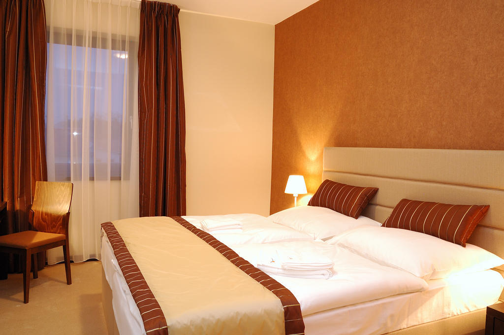 Hotel Predium Vráble Quarto foto